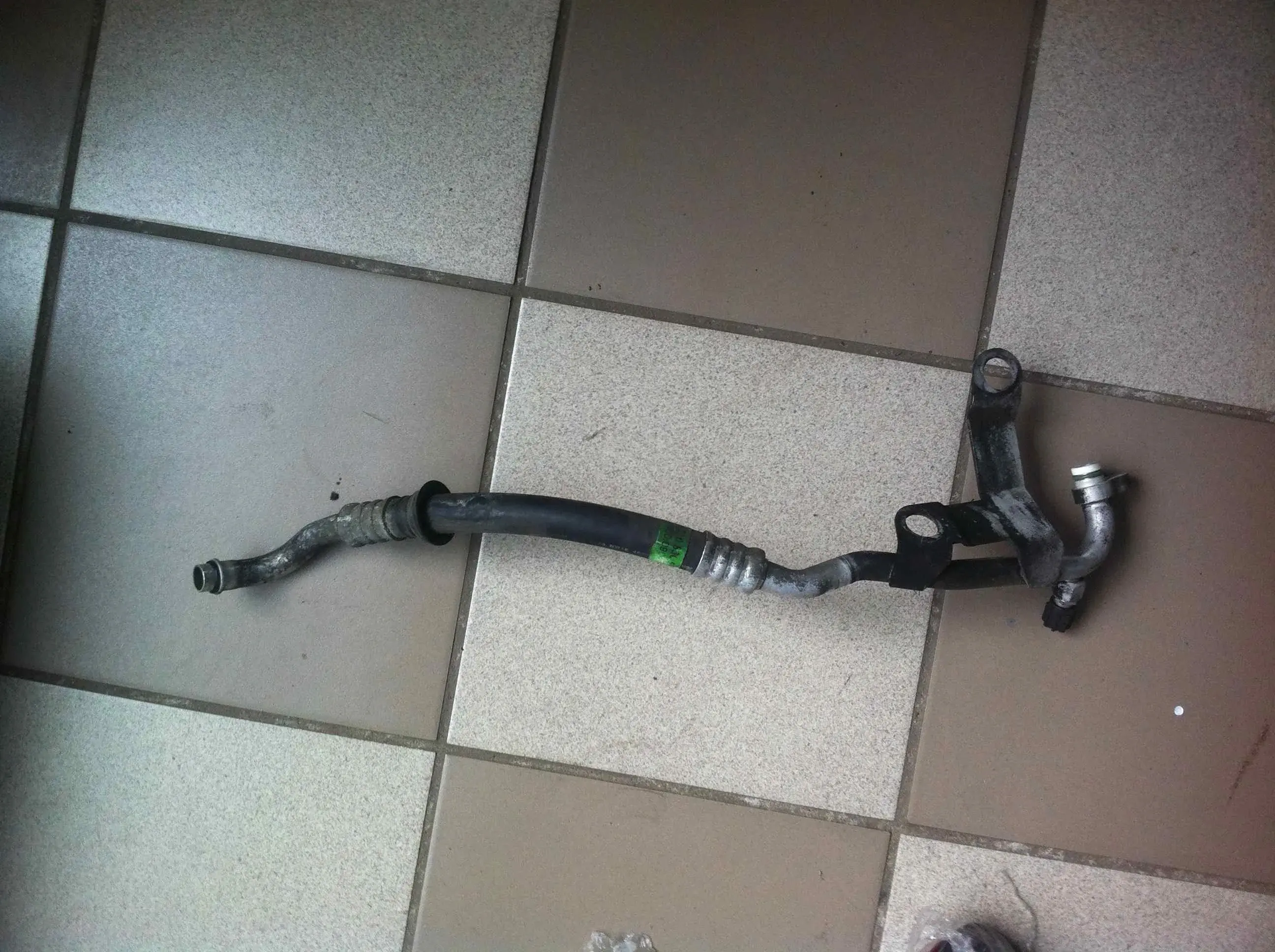 Трубка кондиционера A2108305915