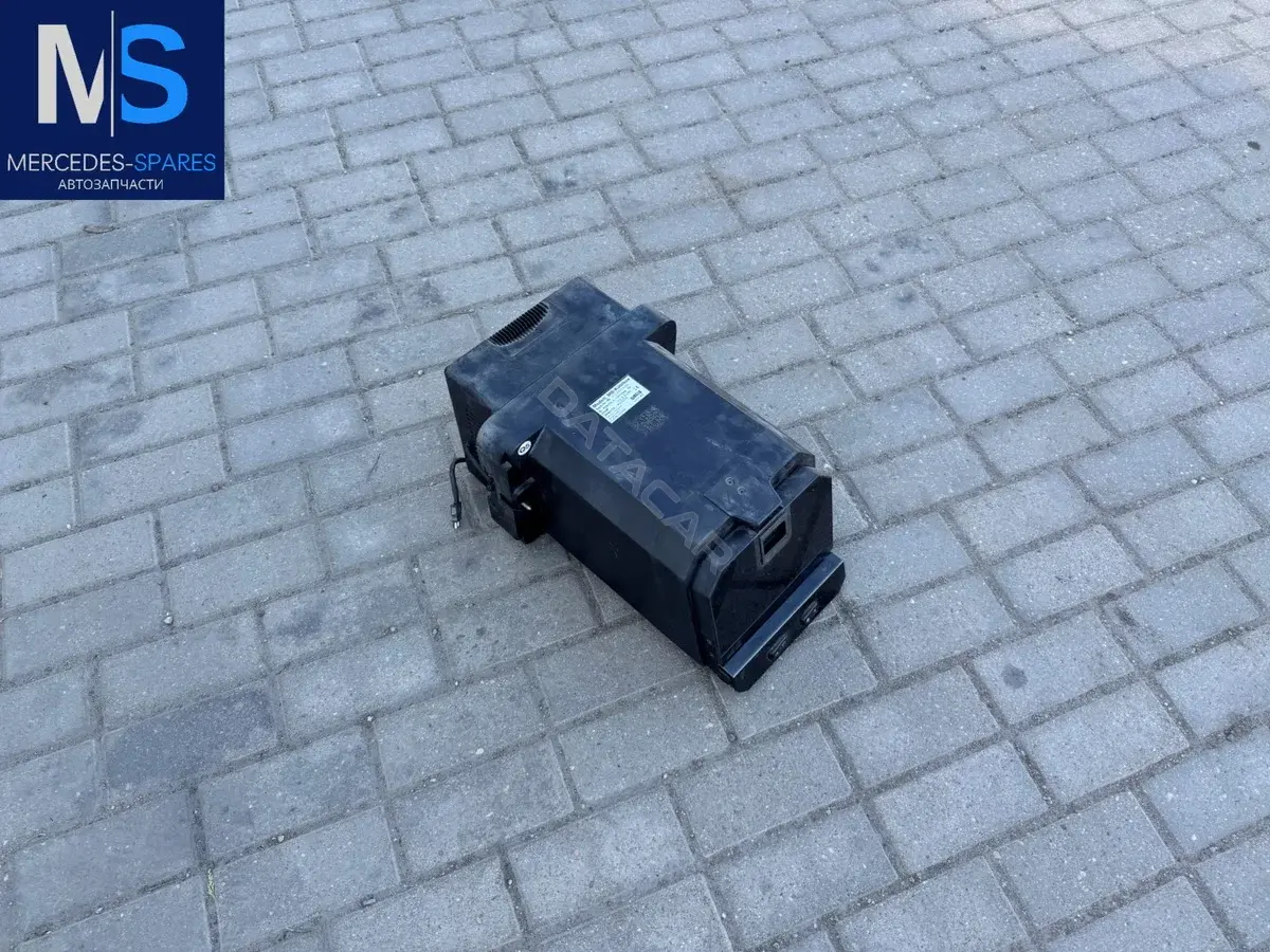 Холодильник автомобильный штатный 2208300160, A2208300160