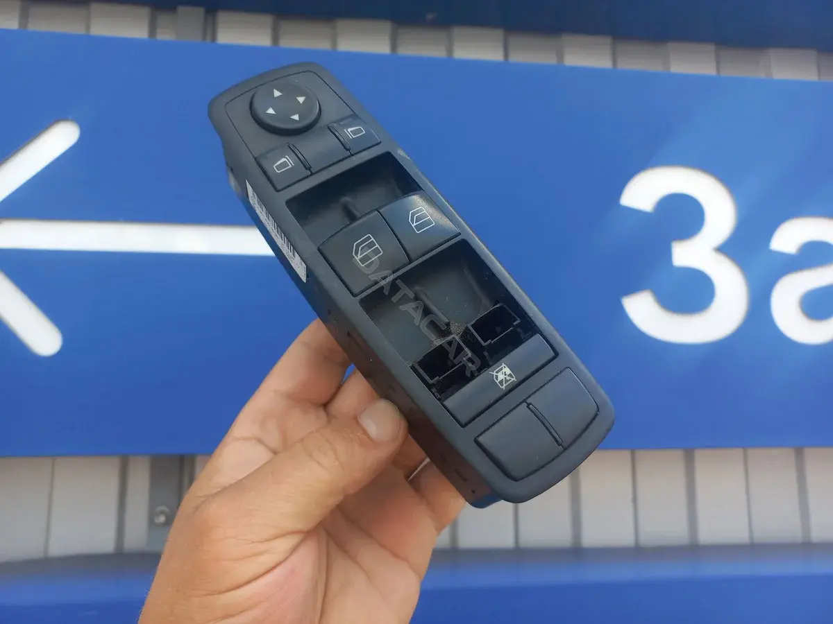 Блок управления стеклоподъемниками 2518200110, A2518300090, A2518300090N1