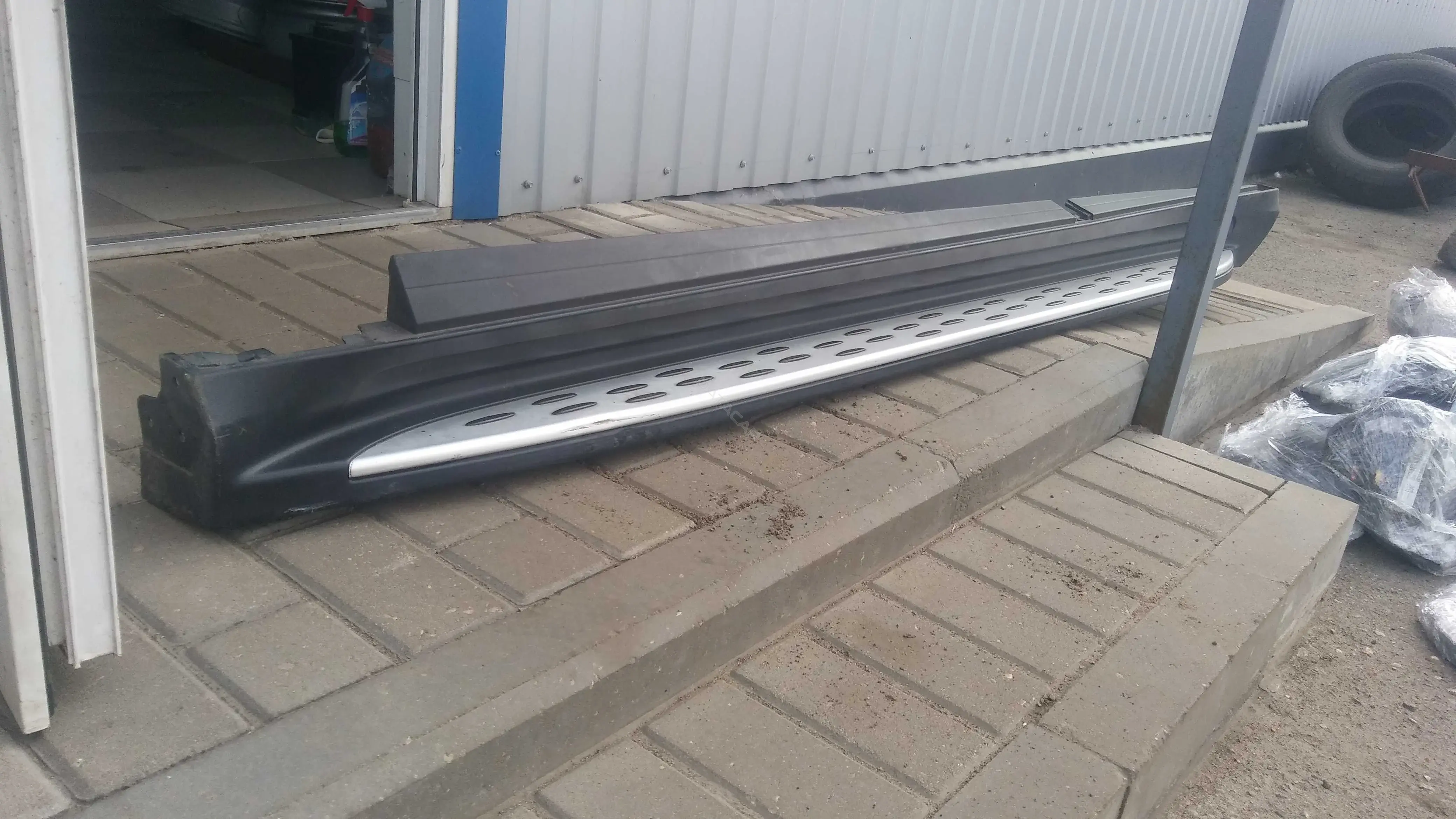 Порог A1665401002, A1666900375, A1666980148