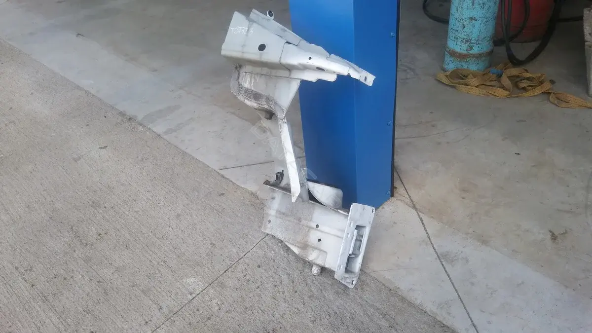 Четверть передняя правая A6396201734, A6396202434, A6396202634