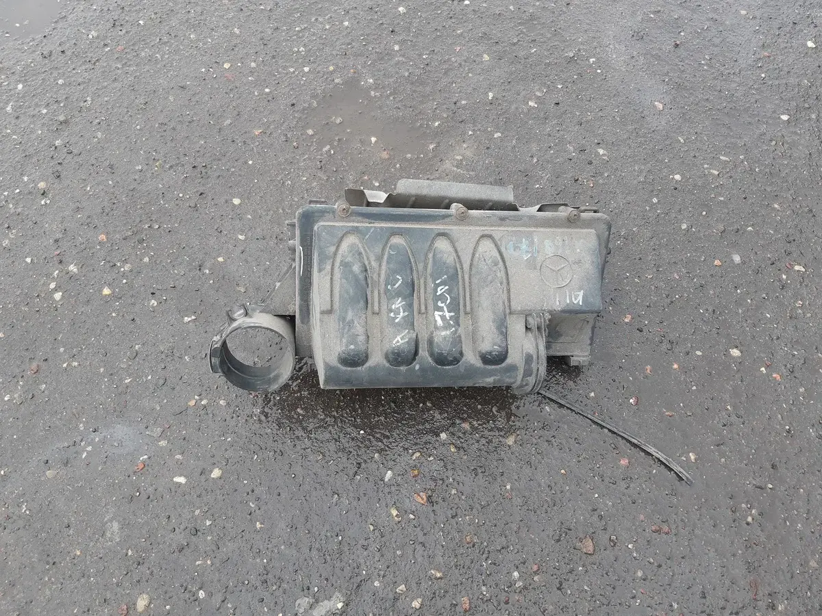 Корпус воздушного фильтра 6400900701, 6400940204, A6400900701