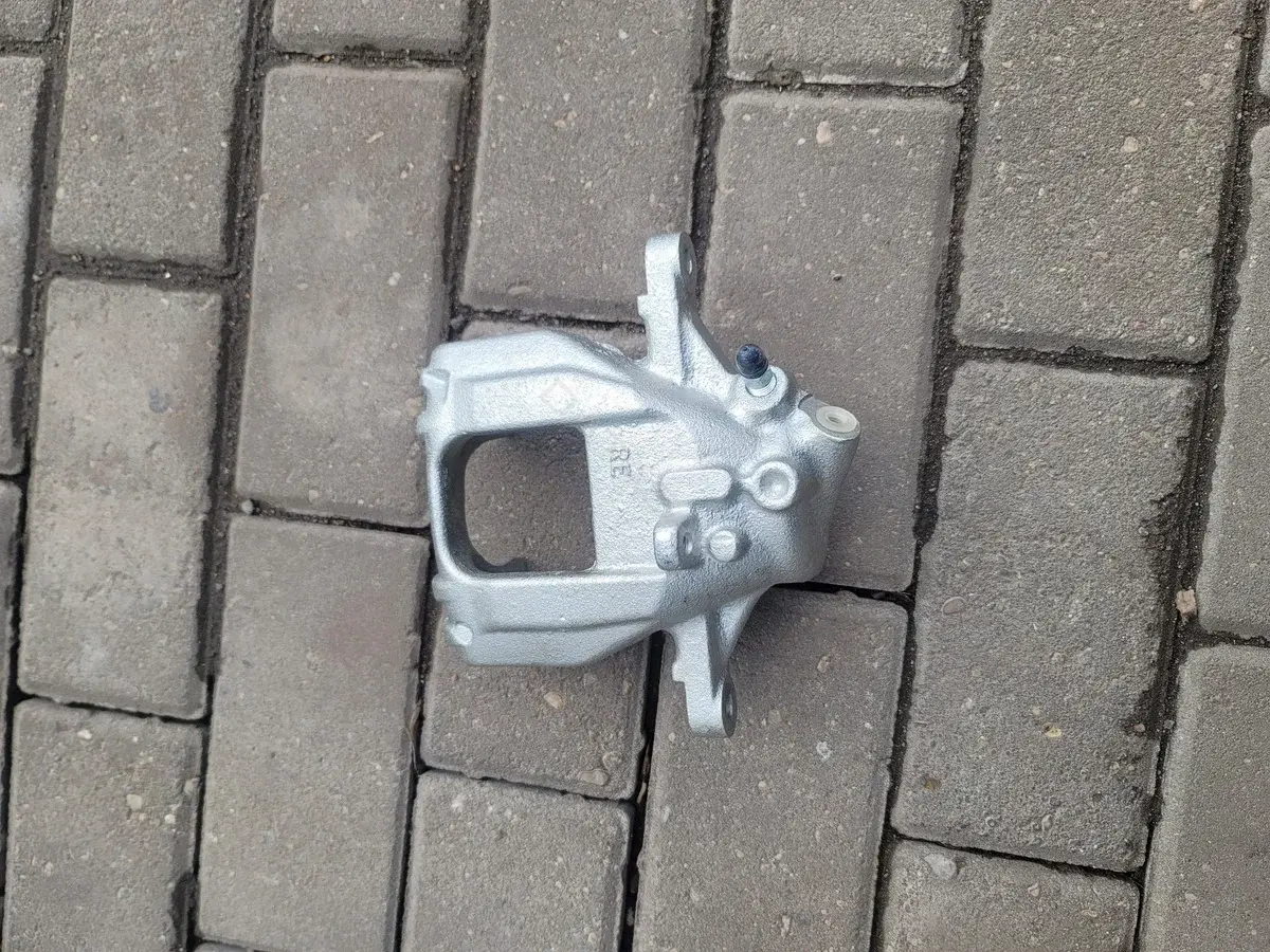 Суппорт тормозной 0204004520, 2133236, 251046